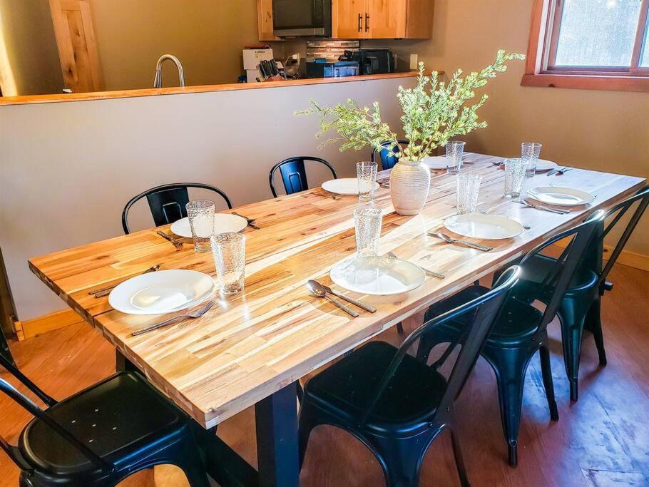 Fall Getaway Resort-3 King Suites, Dog-Friendly Seeley Экстерьер фото