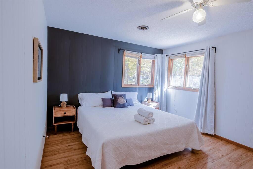 Fall Getaway Resort-3 King Suites, Dog-Friendly Seeley Экстерьер фото